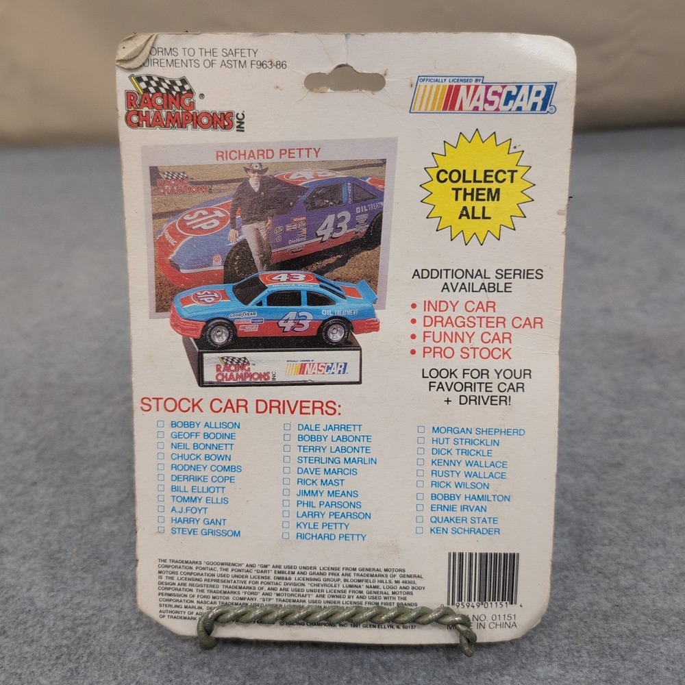 Racing Champions Stock Car Rick Mast #11 NASCAR Diecast 1994 Collectible - Picture 2 of 2